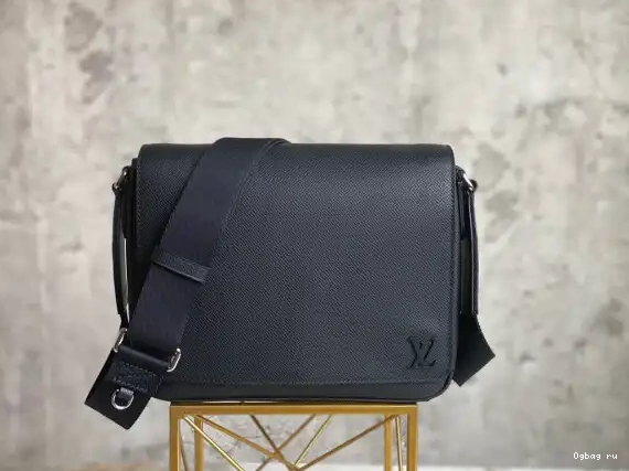 PM DISTRICT LOUIS VUITTON 0607